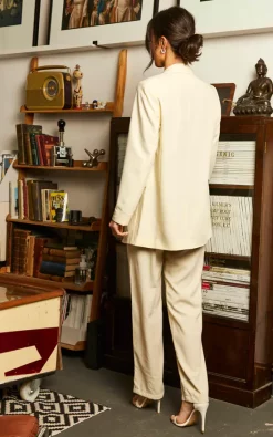 JJXX Double Breasted Blazer In Cream -DRESSES SHOP 12 01 2023 at 08.53.482023 01 11 Jen Mollie JJXX Jacket 3