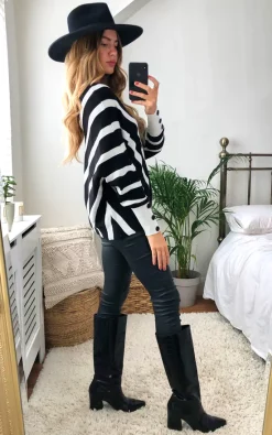 Jenerique Oversize Long Sleeve Knitted Sweater/Jumper In Black -DRESSES SHOP 2020 10 08 Megan Cara Jenerique29