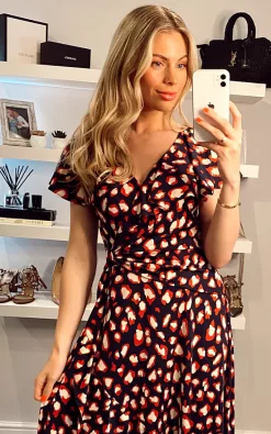 JOLIE MOI Printed Ruffle Dip Hem Maxi Dress, Navy Animal -DRESSES SHOP 2021 04 14 sasha joliemoi 12 04 2021 21 38 58 3