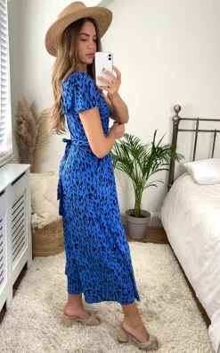 Jolie Moi Sandra Jumpsuit, Blue Animal -DRESSES SHOP 2021 04 26 cara jolliemoi 30 04 2021 23 43 43