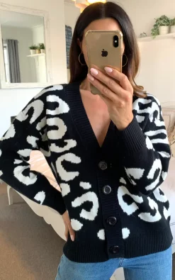 D.Anna Black And White Leopard Button Down Ribbed Knit V Neck Cardigan -DRESSES SHOP 2021 08 05 naomi d.anna 04 08 2021 14 37 45