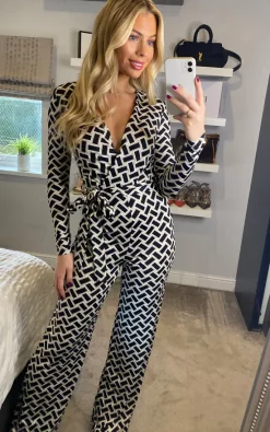 Cameo Rose Geo Wrap Over Jumpsuit With Tie Waist -DRESSES SHOP 2021 11 18 Sasha CameoRose33