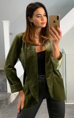 Traffic People Velvet Blazer In Green -DRESSES SHOP 2021 12 01 Naomi TrafficPeople4