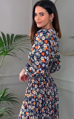 Traffic People Aurora Dress In Dark Floral Print -DRESSES SHOP 2022 01 20 Naomi TrafficPeople45