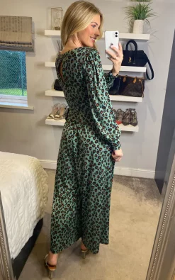 Jolie Moi Kylie Long Sleeve Jumpsuit, Green Animal -DRESSES SHOP 2022 01 26 Sasha JolieMoi5