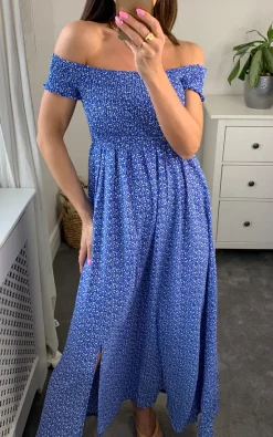 TENKI LONDON Floral Pattern Off Shoulder Bardot Midi Dress In Blue 7 TENKI LONDON Floral Pattern Off Shoulder Bardot Midi Dress In Blue -DRESSES SHOP 2022 04 08 Naomi Tenki118