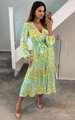 Traffic People Fathomless Dress In Yellow Floral