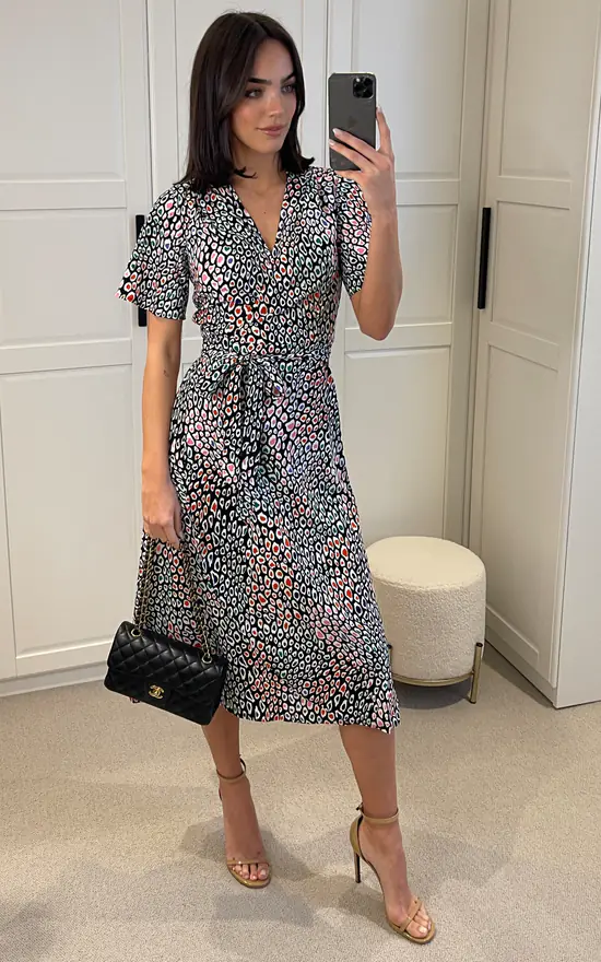 D.Anna Leopard Print Midi Wrap Dress With Belt Fastening In Multicolour 2 D.Anna Leopard Print Midi Wrap Dress With Belt Fastening In Multicolour - Image 2