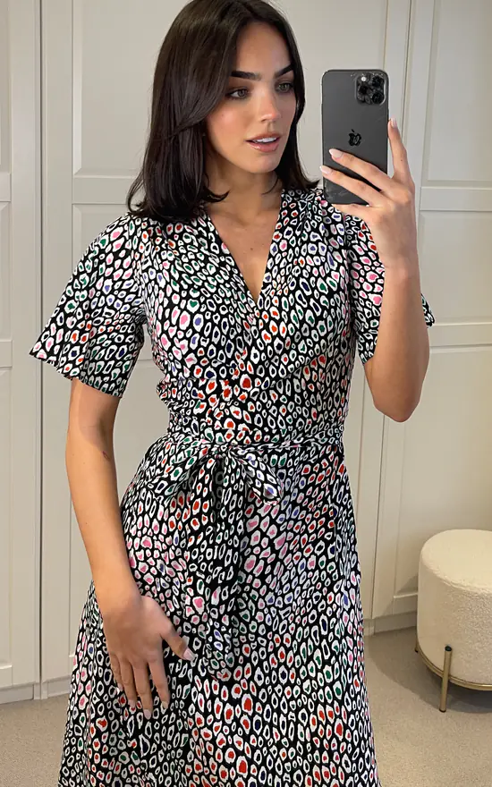D.Anna Leopard Print Midi Wrap Dress With Belt Fastening In Multicolour 3 D.Anna Leopard Print Midi Wrap Dress With Belt Fastening In Multicolour - Image 3