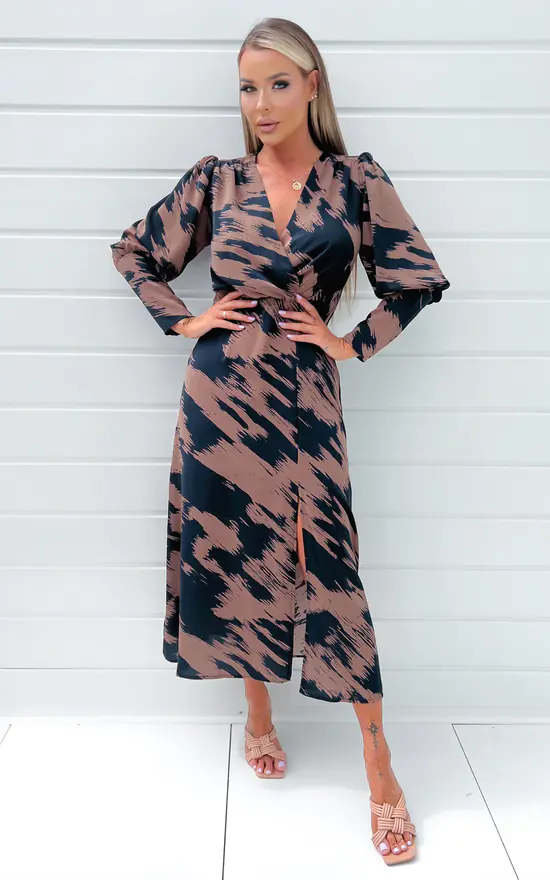 AX Paris Brown And Navy Printed Long Sleeve Midi Dress 2 AX Paris Brown And Navy Printed Long Sleeve Midi Dress - Image 2