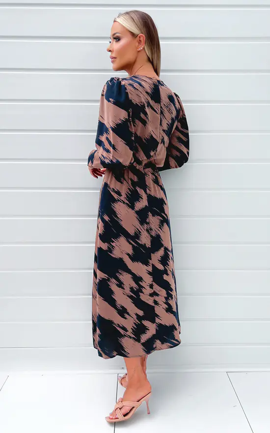 AX Paris Brown And Navy Printed Long Sleeve Midi Dress 3 AX Paris Brown And Navy Printed Long Sleeve Midi Dress - Image 3